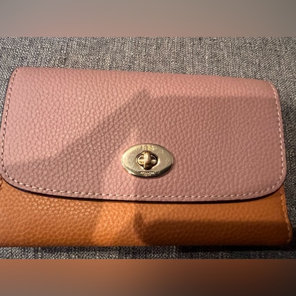 COACH TRI FOLD WALLET - Picture 1 of 6